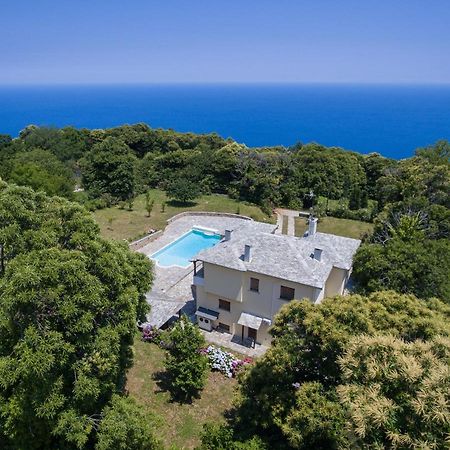 Luxury Villa With Pool In Tsagkarada Exterior foto