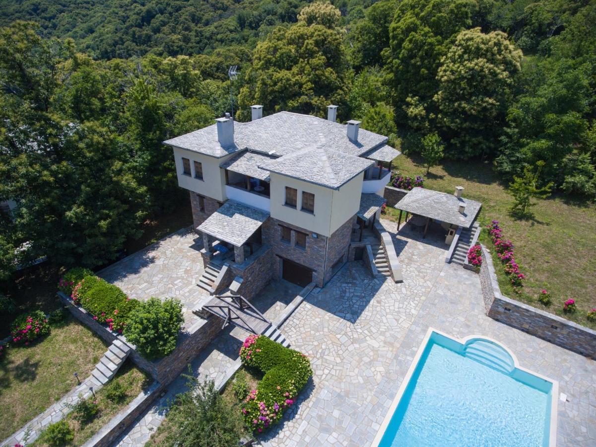 Luxury Villa With Pool In Tsagkarada Exterior foto