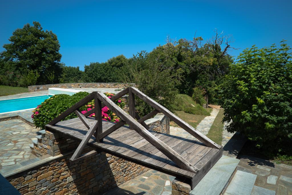 Luxury Villa With Pool In Tsagkarada Exterior foto
