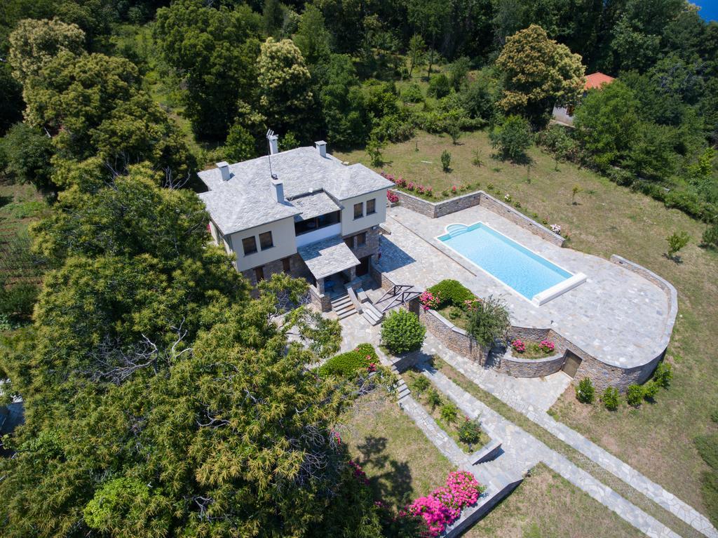 Luxury Villa With Pool In Tsagkarada Exterior foto
