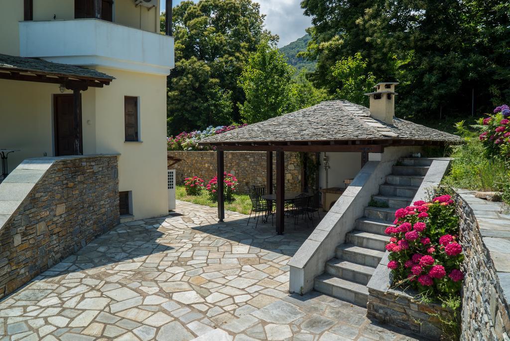 Luxury Villa With Pool In Tsagkarada Exterior foto